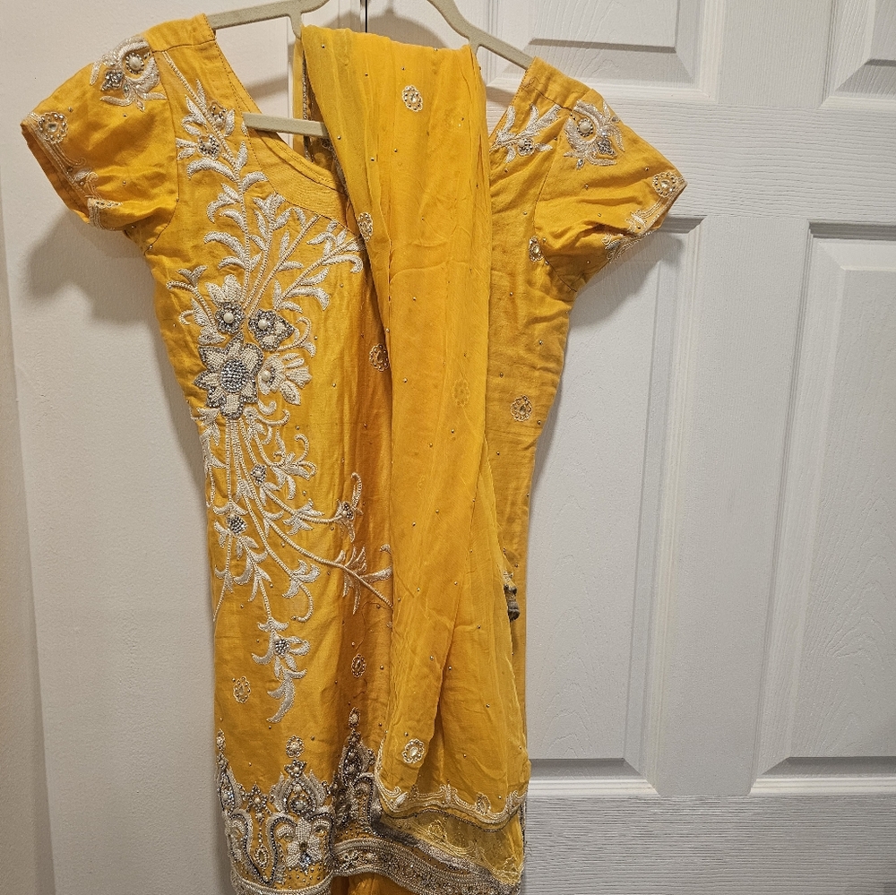 Indian Salwaar (leggings) - Kurta (tunic) set with dupatta (scarf)